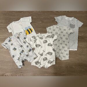 Gender neutral 5 piece lot summer bundles of onesies, shorts/shirts 3-6 months